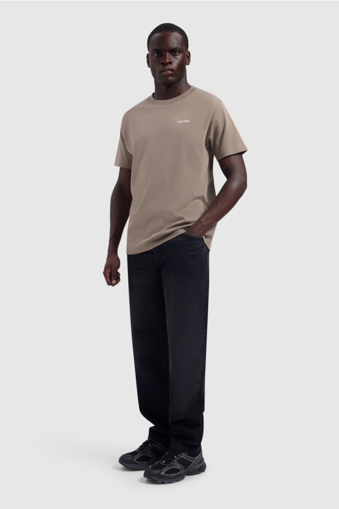 Pure Path taupe heren t-shirt | Model