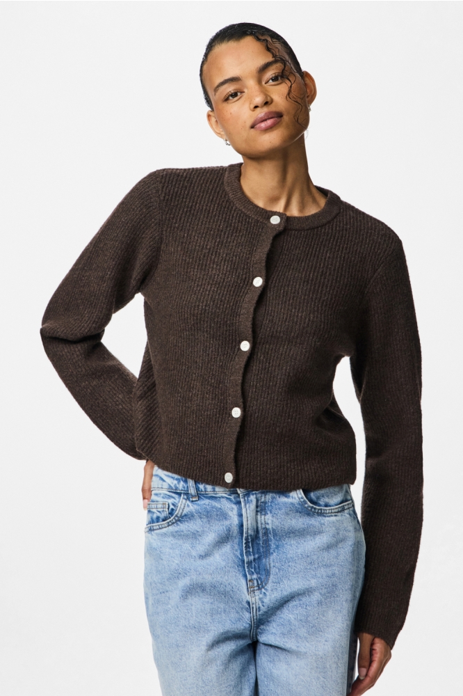 Pieces bruine dames vest | Model vooraanzicht
