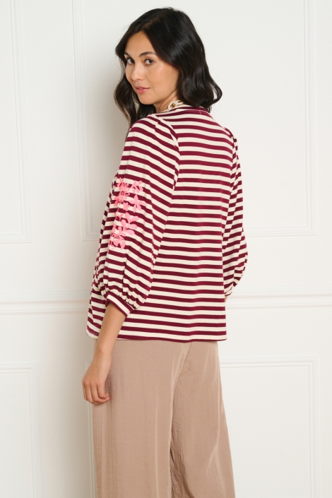 LolaLiza bordeaux dames t-shirt | Model achteraanzicht