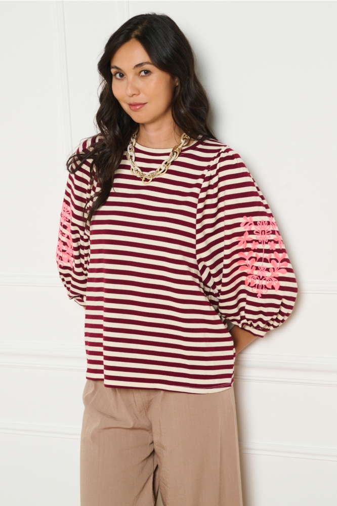 LolaLiza bordeaux dames t-shirt | Model vooraanzicht