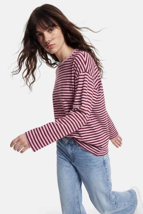 Pieces roze dames t-shirt | Model zijaanzicht
