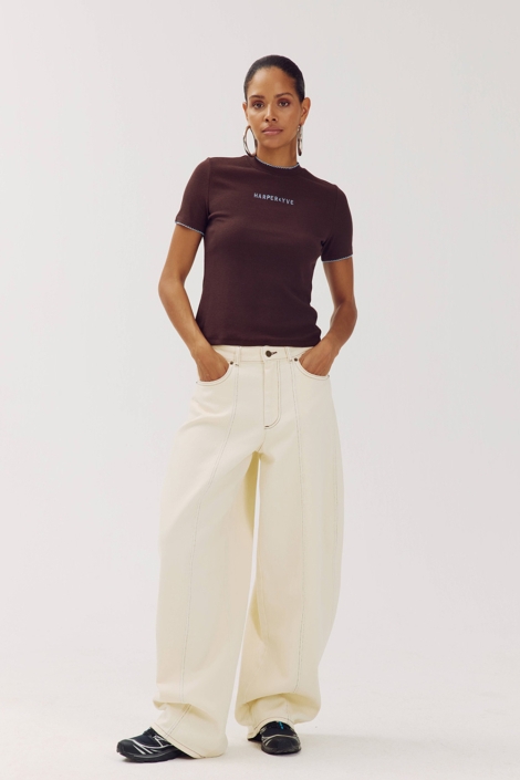 Harper & Yve bruine dames t-shirt | Model