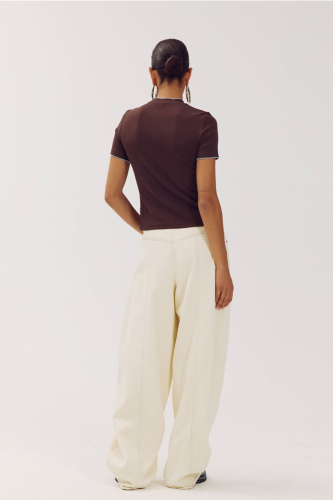 Harper & Yve bruine dames t-shirt | Model