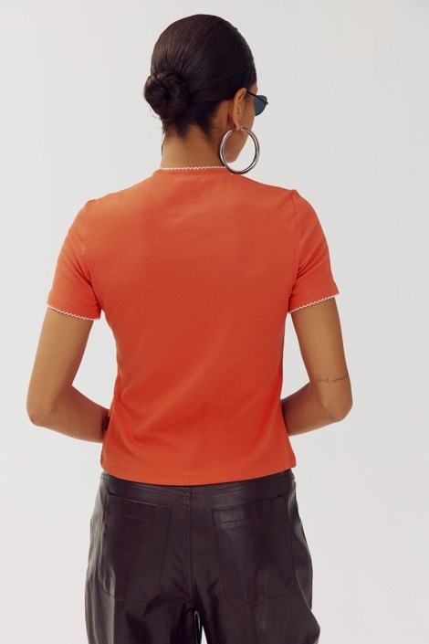 Harper & Yve oranje dames t-shirt | Model achteraanzicht
