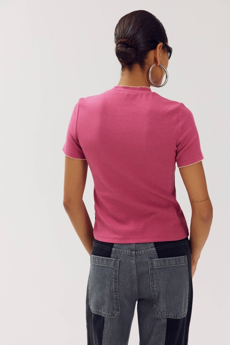 Harper & Yve paarse dames t-shirt | Model achteraanzicht