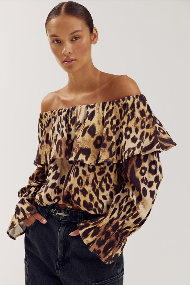 Harper & Yve camel dames t-shirt | Model vooraanzicht