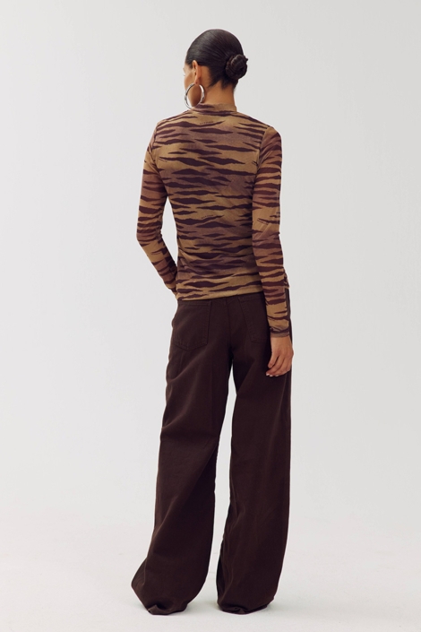 Harper & Yve camel dames t-shirt | Model