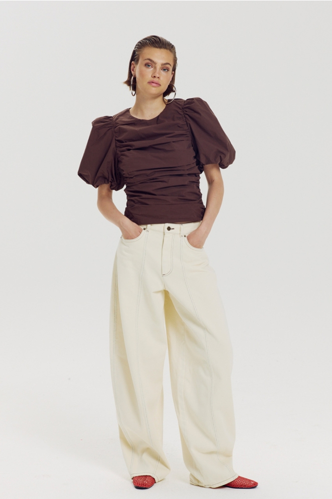 Harper & Yve bruine dames t-shirt | Model