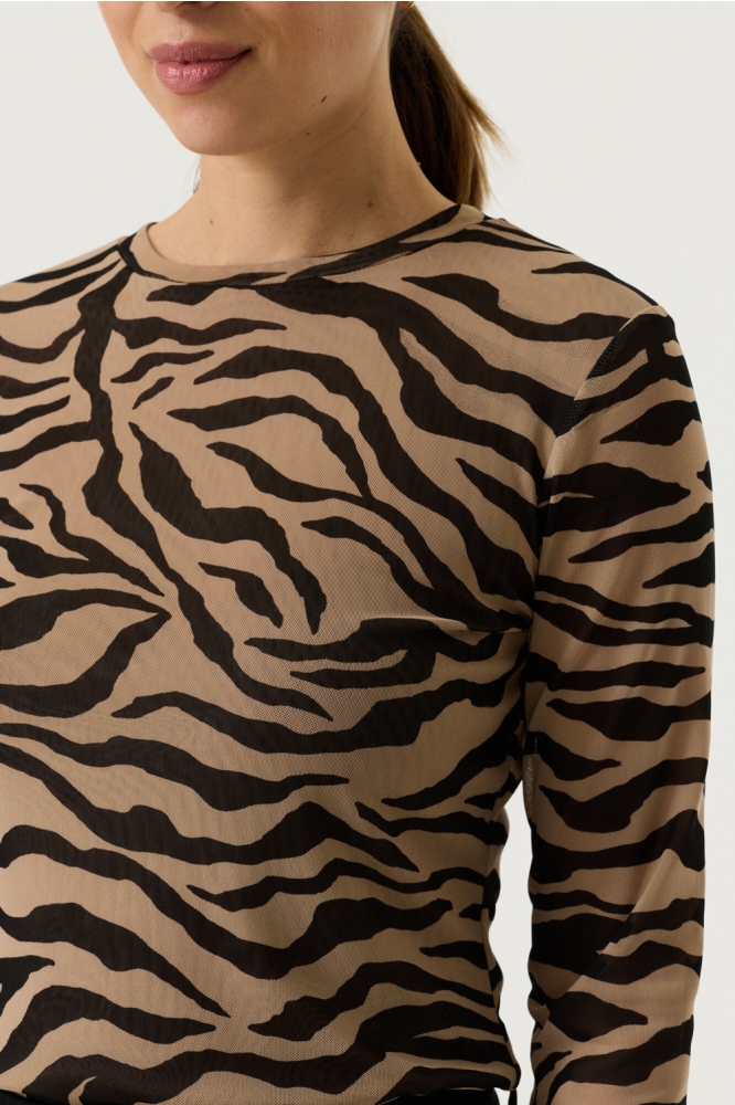 Garcia camel dames t-shirt | Close up