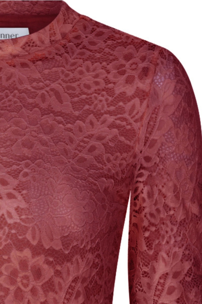 Lofty Manner rode dames t-shirt | Close up