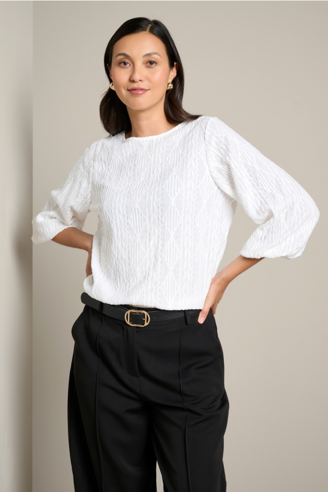 LolaLiza witte dames t-shirt | Model vooraanzicht