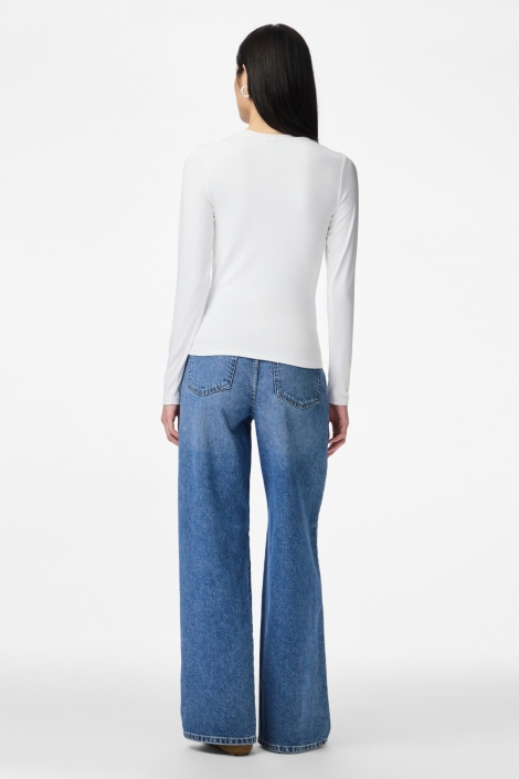 Pieces witte dames t-shirt | Model achteraanzicht