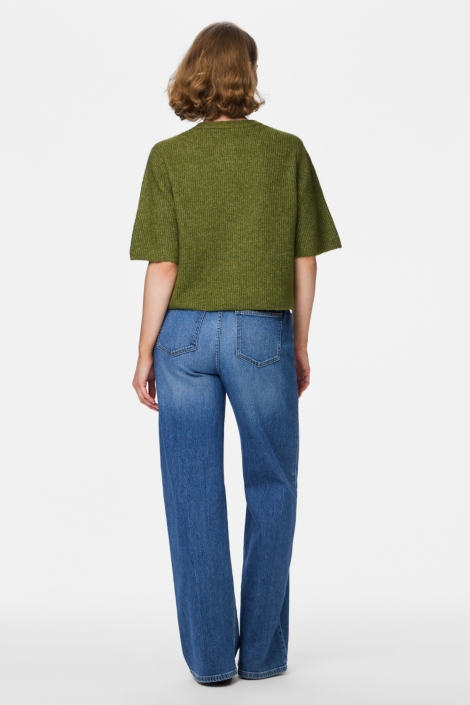 Pieces groene dames vest | Model achteraanzicht