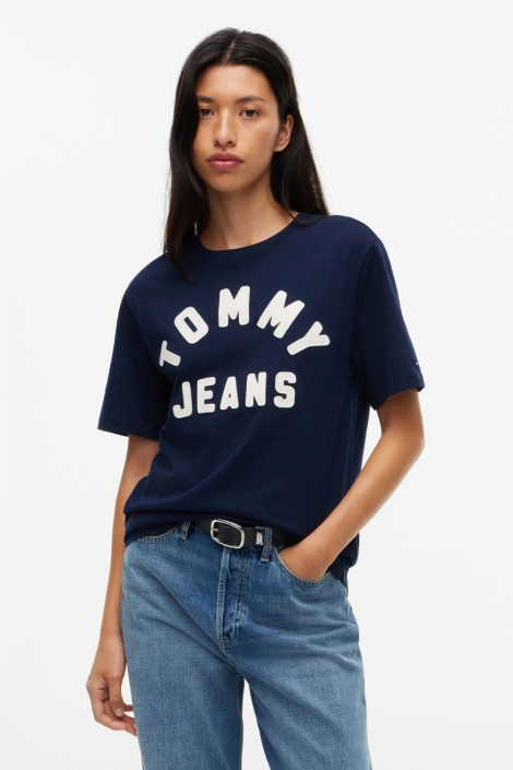 Tommy Jeans blauwe dames t-shirt | Model vooraanzicht