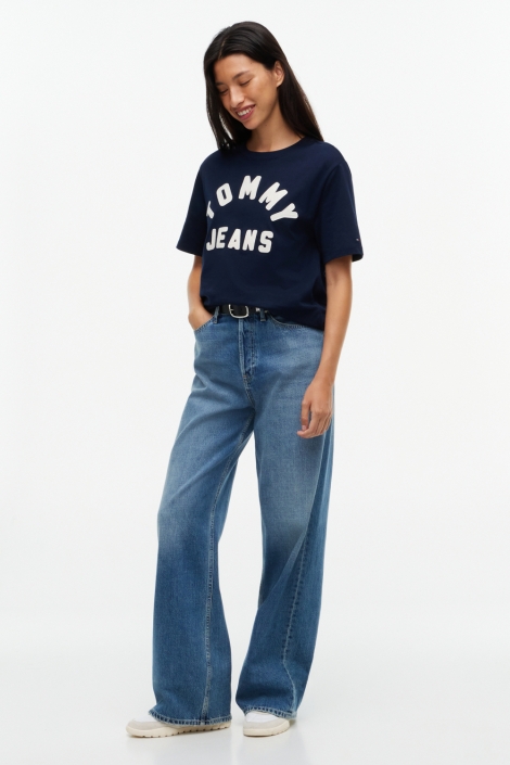 Tommy Jeans blauwe dames t-shirt | Model