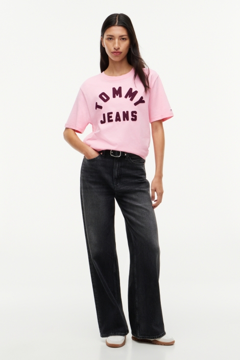 Tommy Jeans roze dames t-shirt | Model