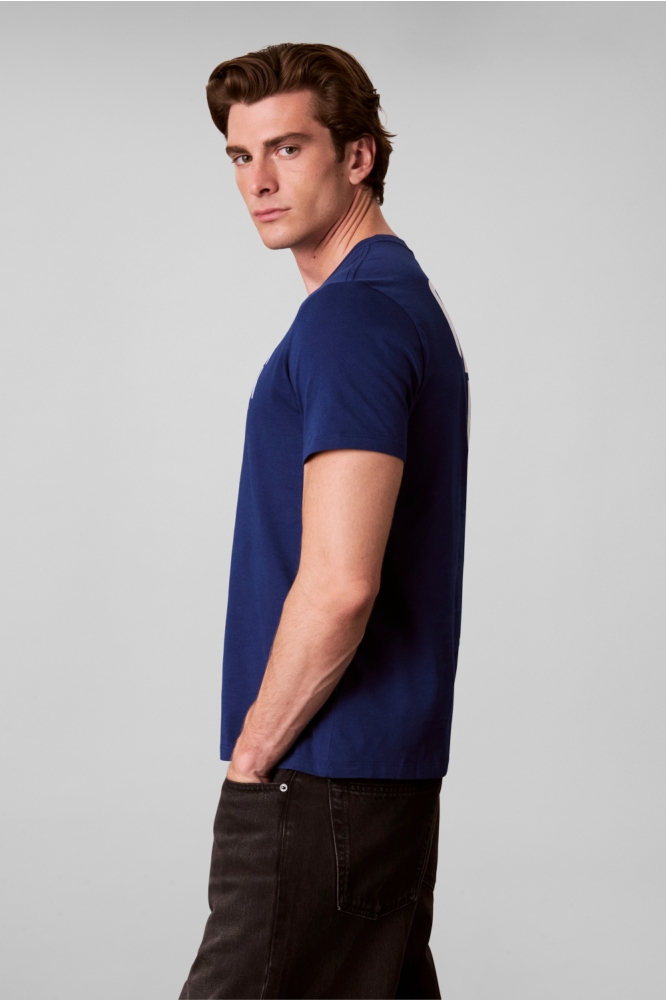 Calvin Klein blauwe heren t-shirt | Model zijaanzicht
