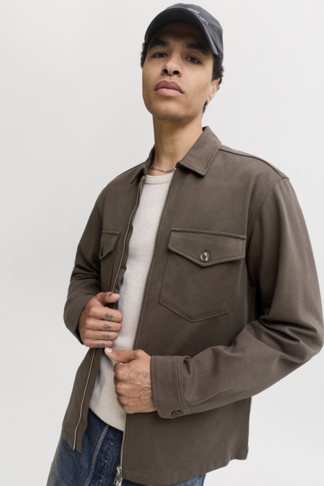 Jack & Jones bruine heren overhemd | Model vooraanzicht