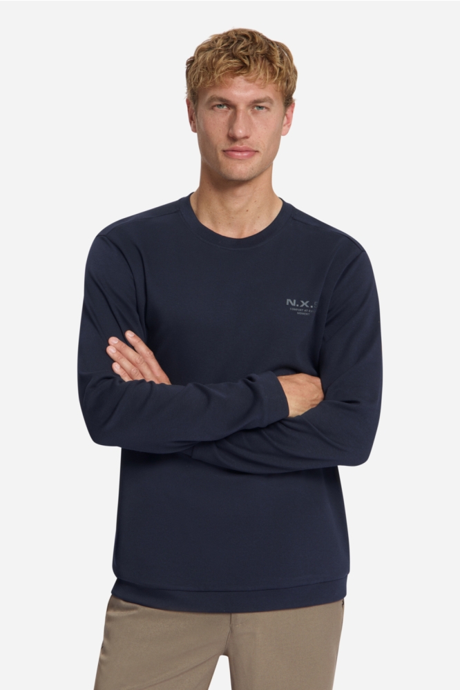 NO-EXCESS blauwe heren sweater | Model vooraanzicht