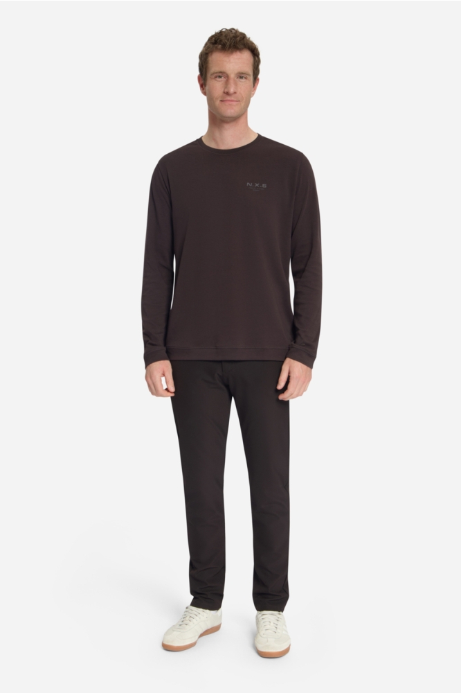 NO-EXCESS bruine heren sweater | Model