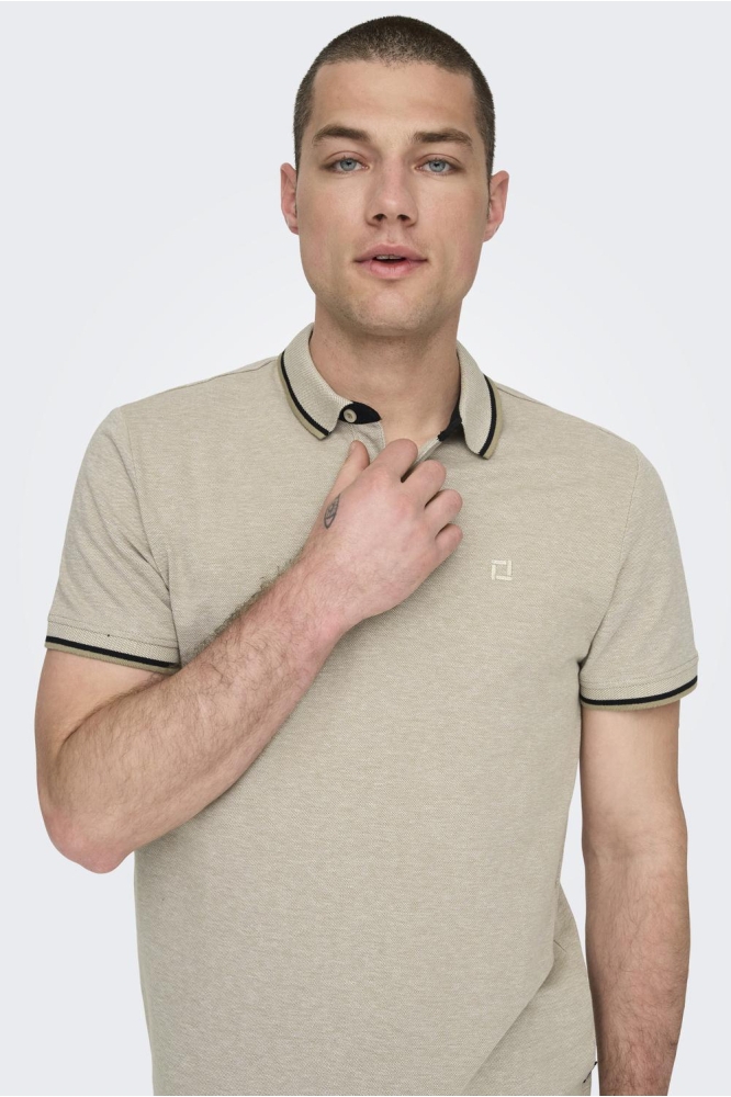 Only & Sons beige heren polo | Model vooraanzicht