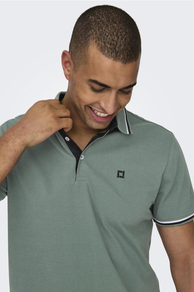 Only & Sons groene heren polo | Close up