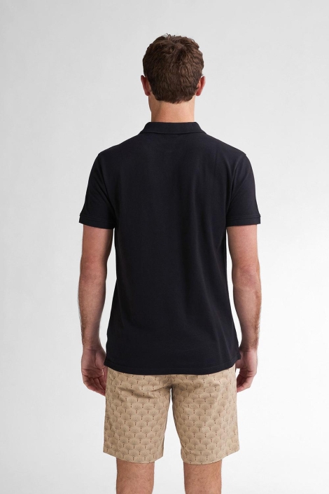 Petrol Industries zwarte heren polo | Model achteraanzicht