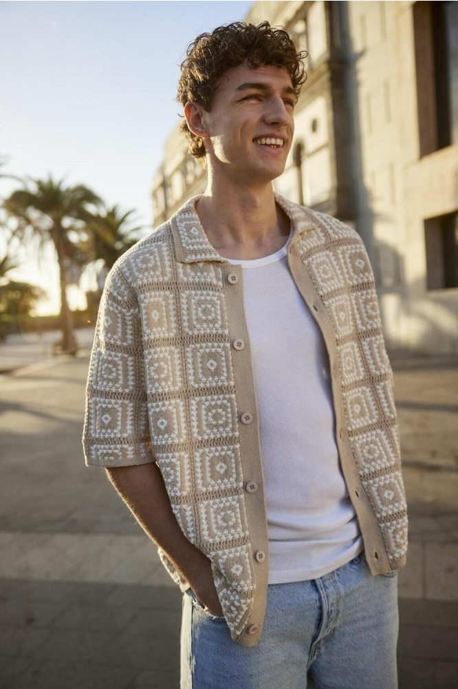 Only & Sons beige heren overhemd | Sfeerbeeld, In situatie