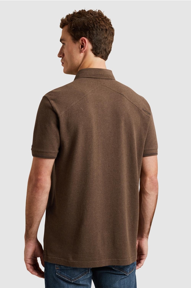 Cast Iron bruine heren polo | Model achteraanzicht