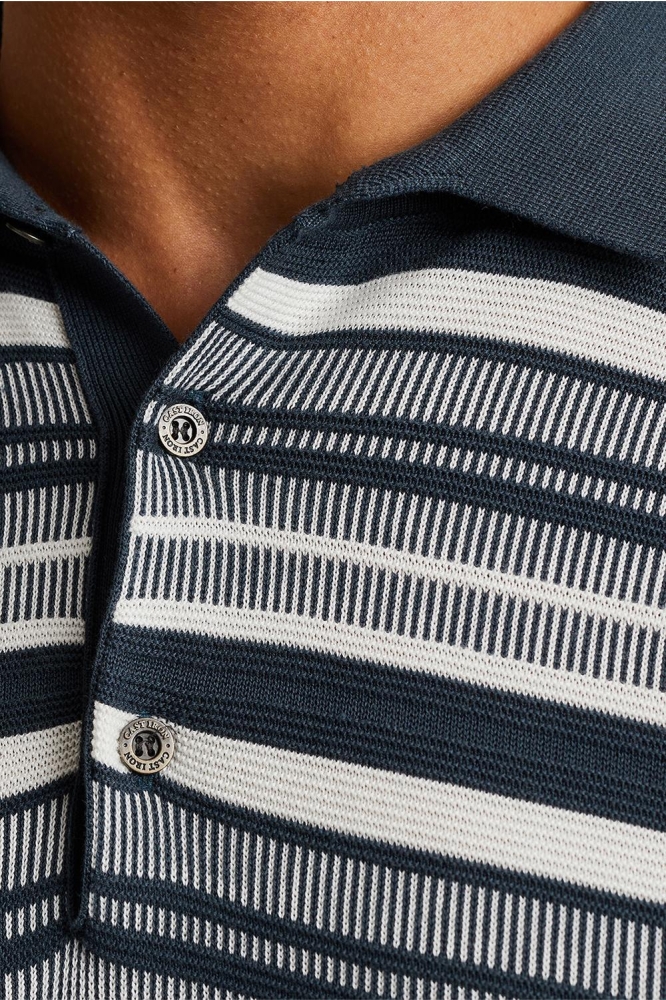 Cast Iron blauwe heren polo | Close up