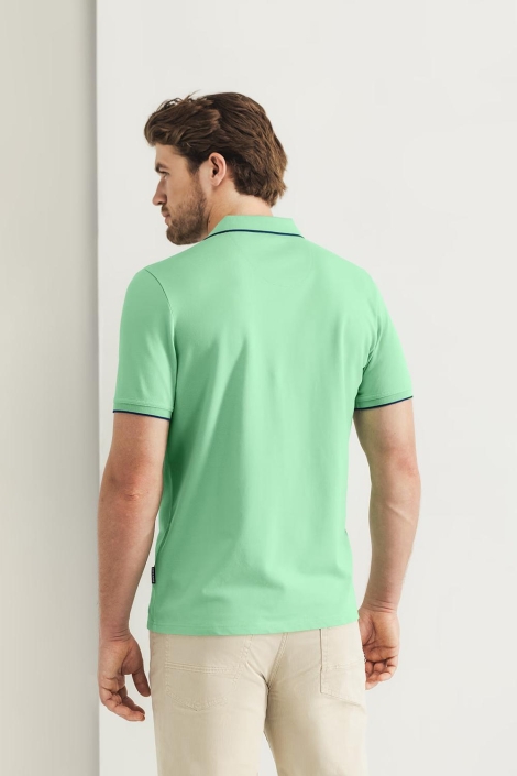 State of Art groene heren polo | Model achteraanzicht