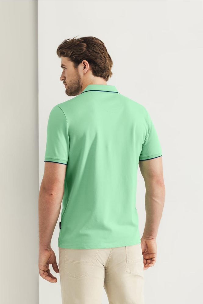 State of Art groene heren polo | Model achteraanzicht