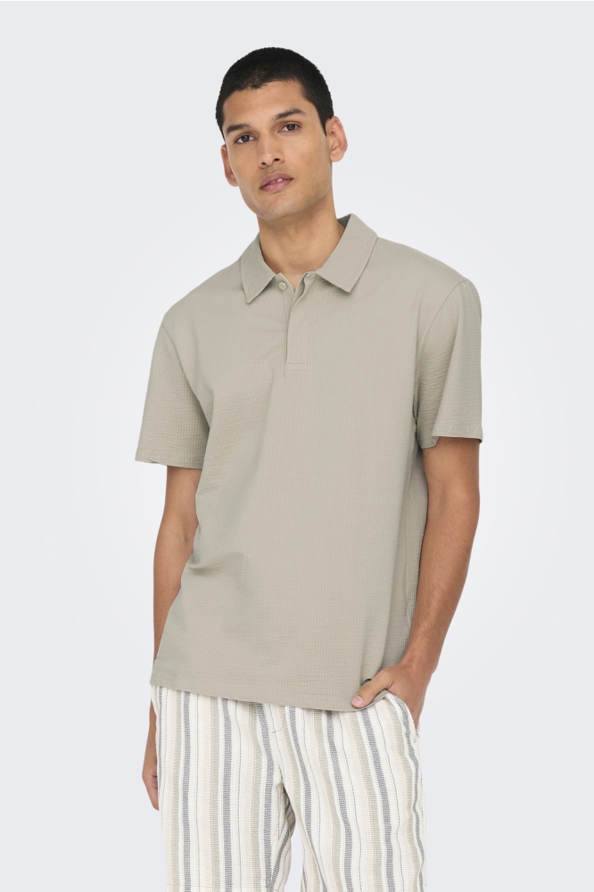 Only & Sons beige heren polo | Model zijaanzicht