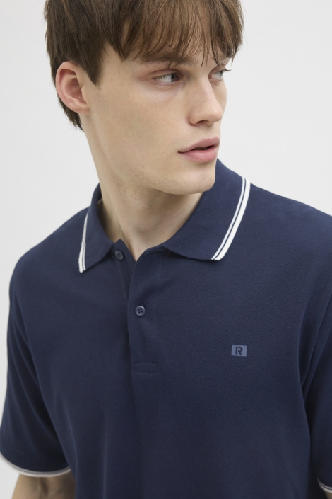 JJ Rebel blauwe heren polo | Close up