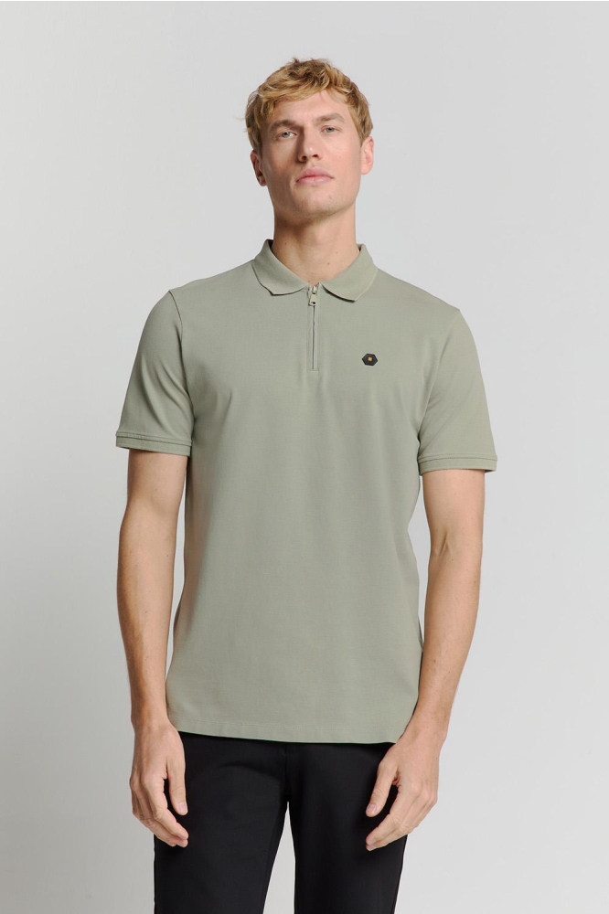 NO-EXCESS groene heren polo | Model vooraanzicht