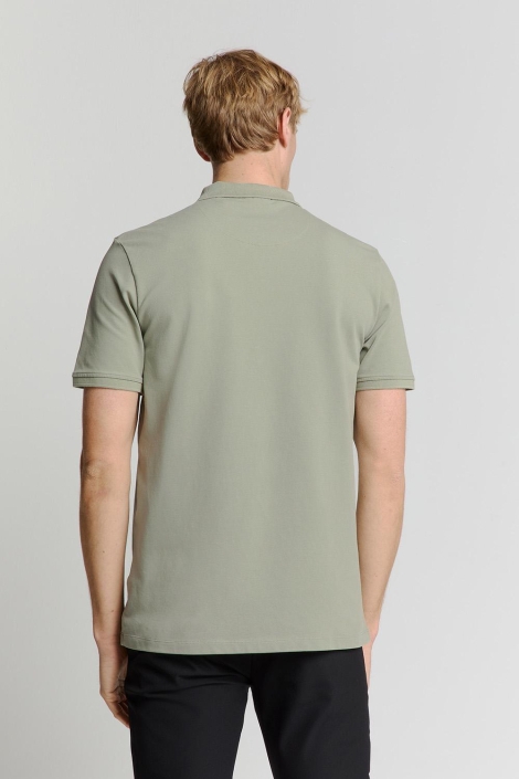 NO-EXCESS groene heren polo | Model achteraanzicht