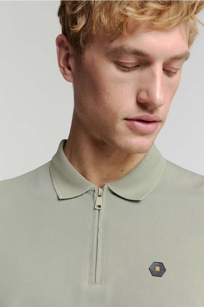 NO-EXCESS groene heren polo | Close up