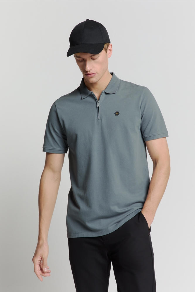 NO-EXCESS blauwe heren polo | Model vooraanzicht