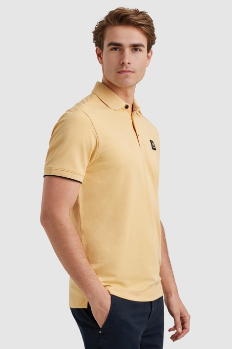 Vanguard gele heren polo | Model zijaanzicht