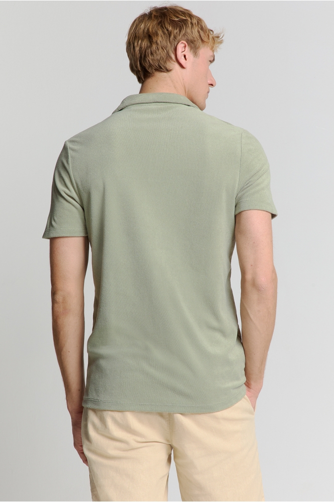 NO-EXCESS groene heren polo | Model achteraanzicht