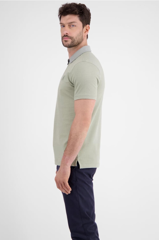 Lerros groene heren polo | Model zijaanzicht