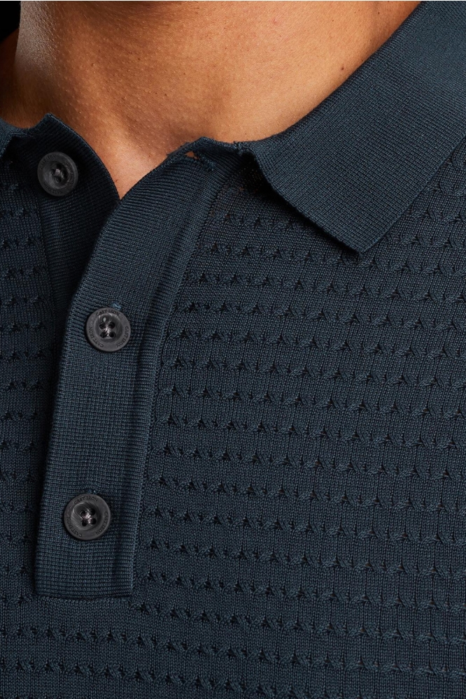 Cast Iron blauwe heren polo | Close up