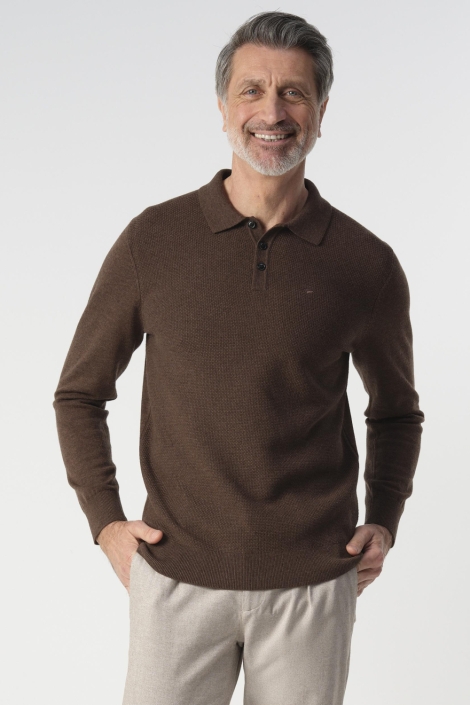 Campbell bruine heren polo | Model vooraanzicht
