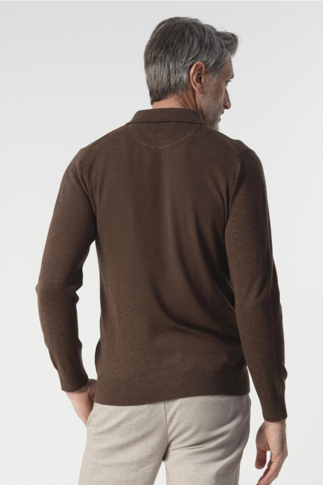 Campbell bruine heren polo | Model achteraanzicht