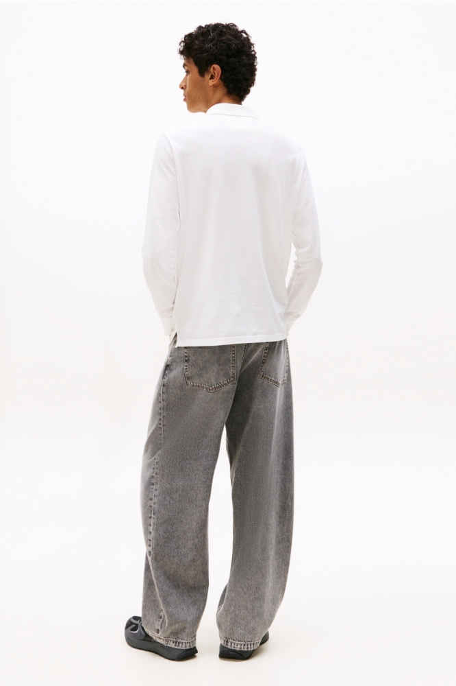 Tommy Jeans ecru heren polo | Model achteraanzicht