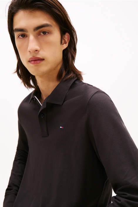 Tommy Jeans zwarte heren polo | Close up