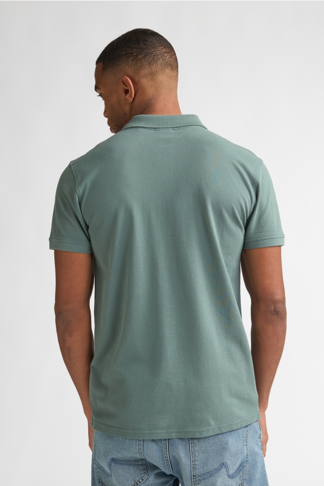 Petrol Industries groene heren polo | Model achteraanzicht