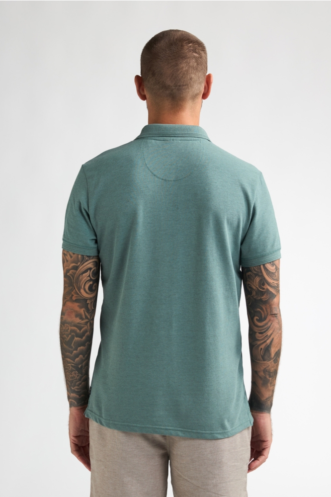 Petrol Industries groene heren polo | Model achteraanzicht