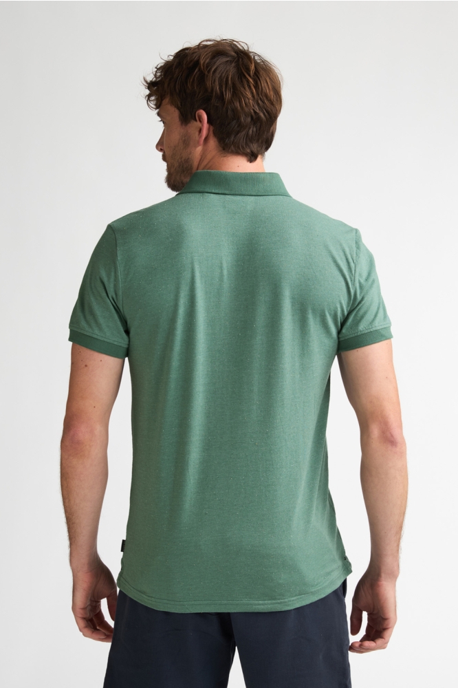 Petrol Industries groene heren polo | Model achteraanzicht