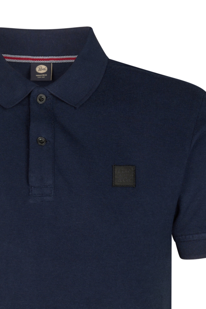 Petrol Industries blauwe heren polo | Close up